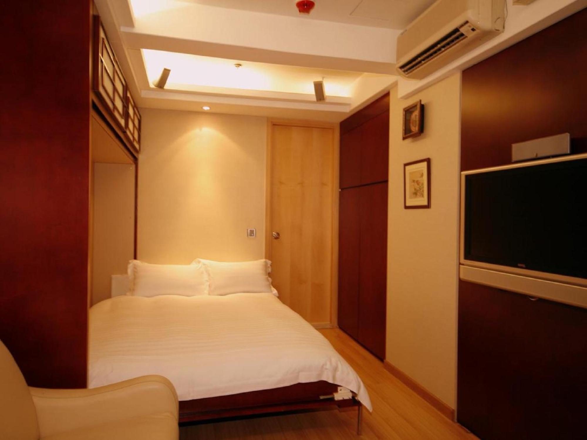 Mingle At The Eden Hotel Hong Kong Exterior photo